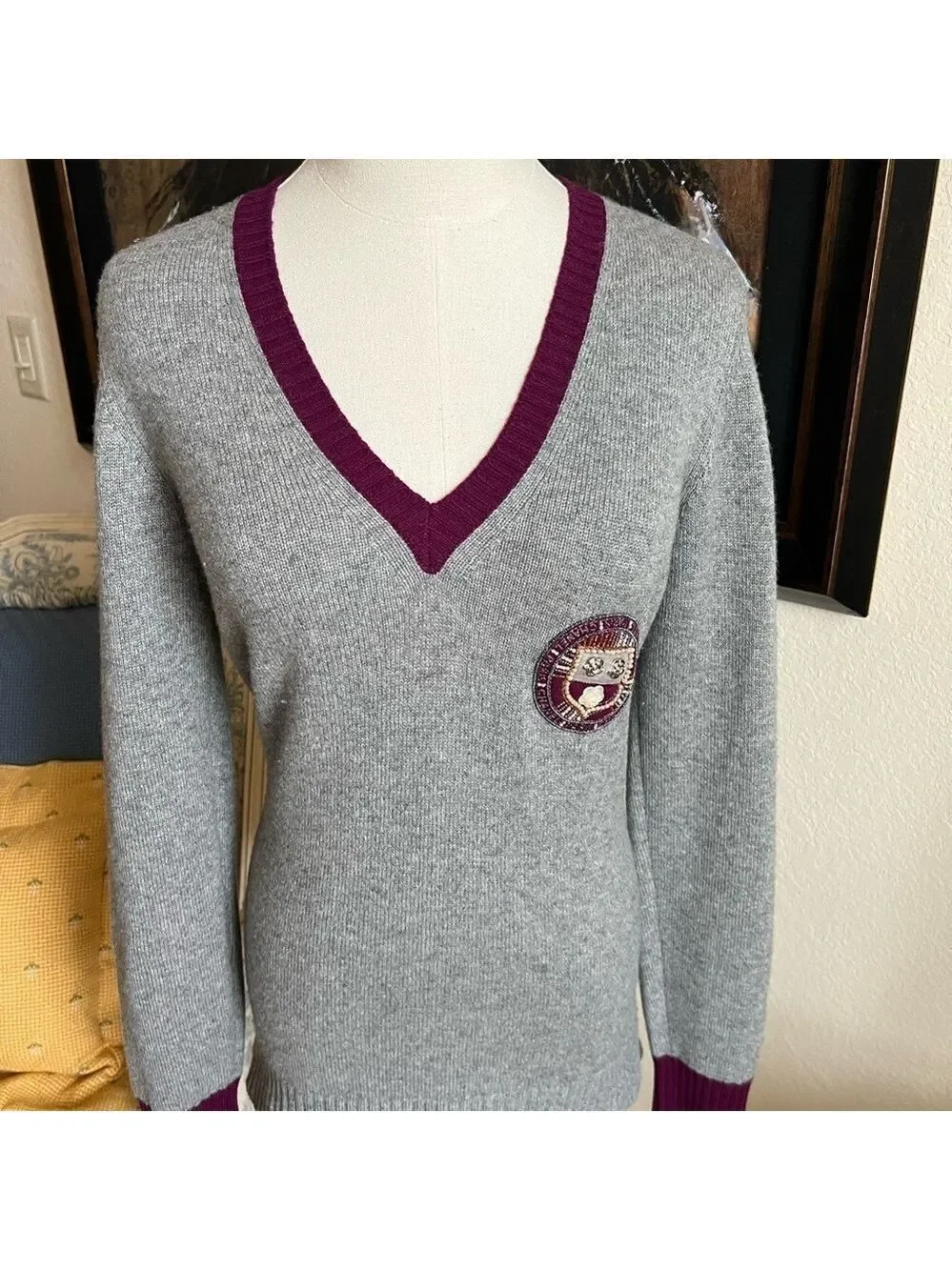 Like New Chanel Collegiate Sweater Cashmere Size 42 (8-10) Gray Burgundy